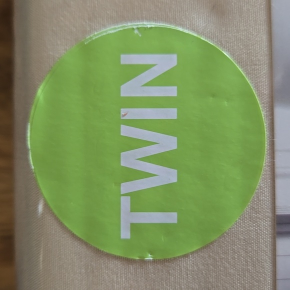 Chaps 4 Piece Sheet Set in Twin Size - Picture 4 of 6